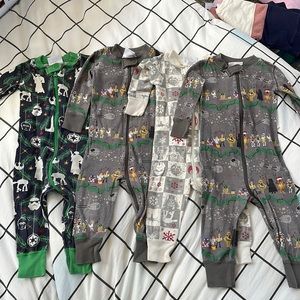 Lot of Hanna Andersson Holiday Star Wars Sleepers - 12-18 Months